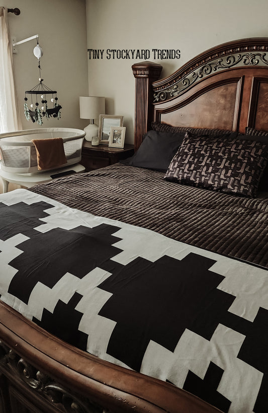 PRESIDIO BLACK + WHITE Oversized Throw Blanket